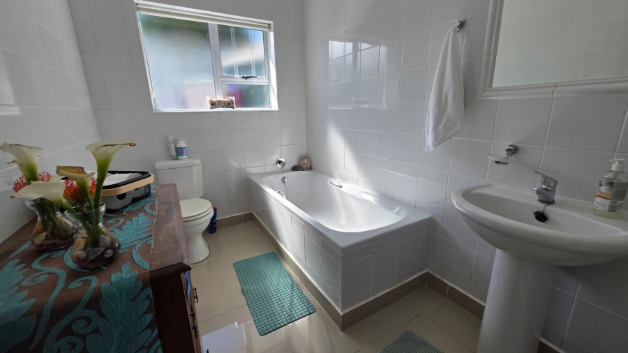 5 Bedroom Property for Sale in Dana Bay Western Cape
